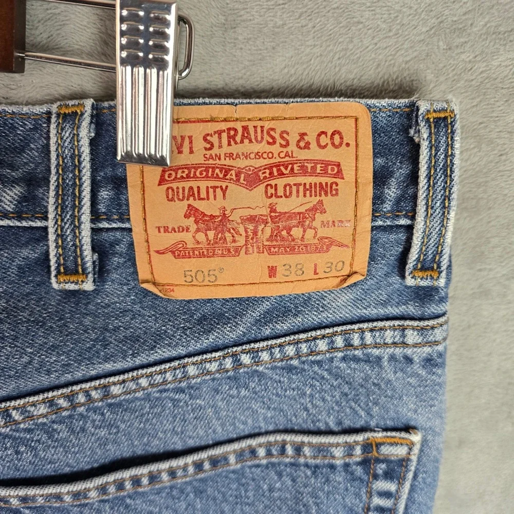Levis‎ 505 Regular Fit Jeans Mens 38x30 Medium Wash Blue Straight Leg 00505-0216